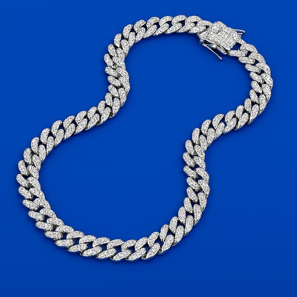 Cuban Link Chain Necklace for Men and Women - Picture 2 of 5